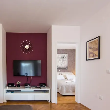 Apartamento M And C *