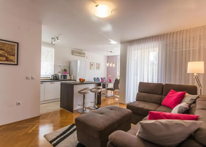 Apartamento M And C *