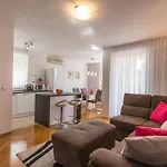 Apartman M And C *